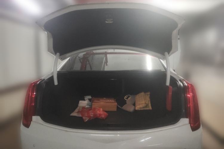 Used Cadillac XTS 2015 28T Comfort Model Trunk