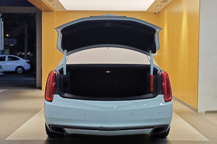 Used Cadillac XTS 2015 28T Comfort Model Trunk