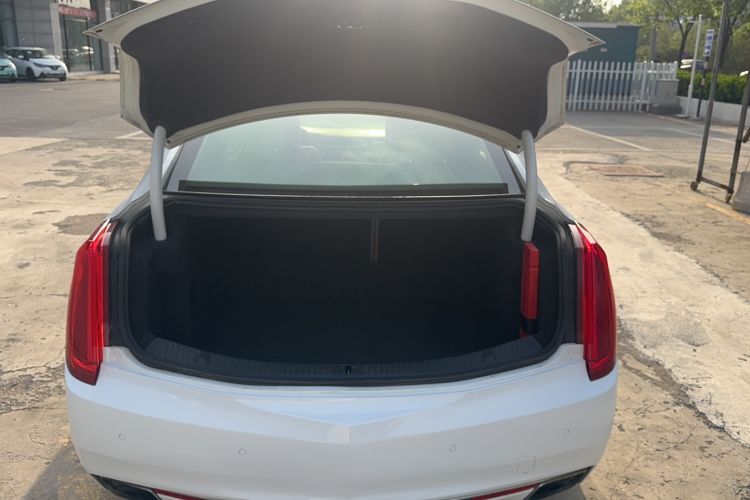 Used Cadillac XTS 2015 28T Comfort Model Trunk