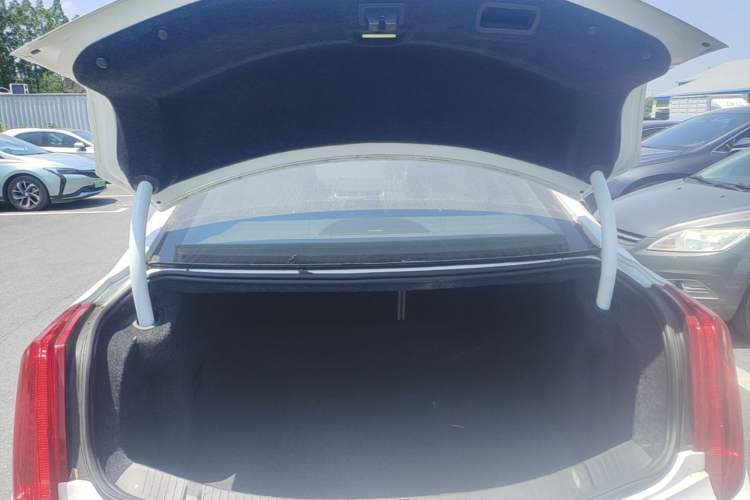 Used Cadillac XTS 2015 28T Comfort Model Trunk
