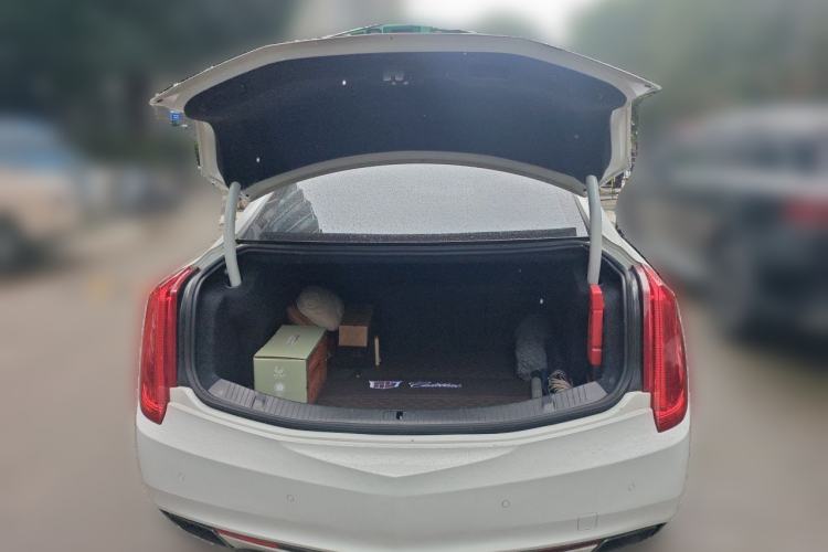 Used Cadillac XTS 2015 28T Luxury Model Trunk