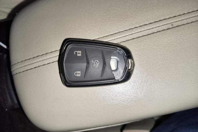 Used Cadillac XTS 2015 28T Comfort Model Vehicle Key