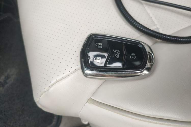 Used Cadillac XTS 2015 28T Comfort Model Vehicle Key