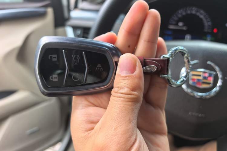 Used Cadillac XTS 2015 28T Comfort Model Vehicle Key