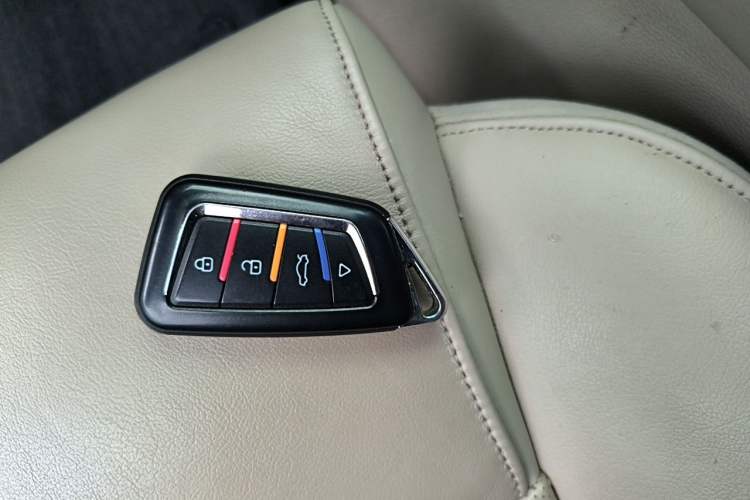 Used Cadillac XTS 2015 28T Comfort Model Vehicle Key
