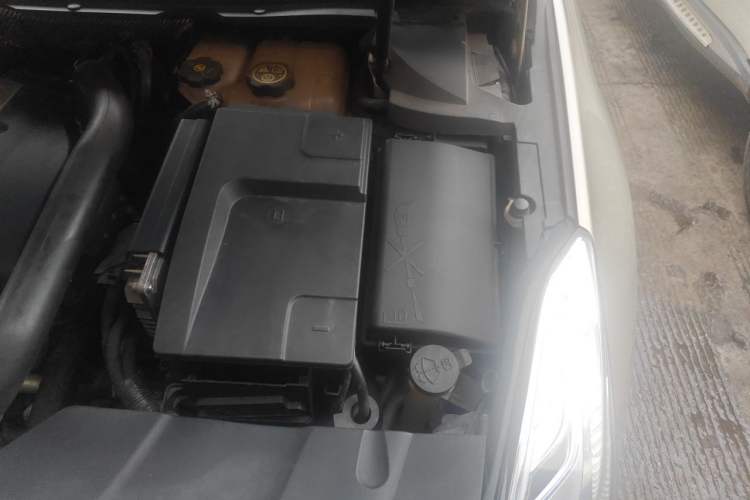 Used Cadillac XTS 2015 28T Comfort Model Engine Bay Left