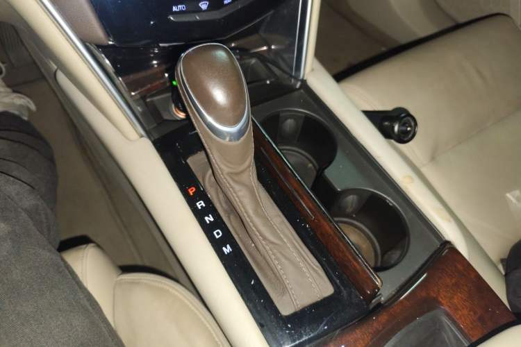 Used Cadillac XTS 2015 28T Comfort Model Gear Lever