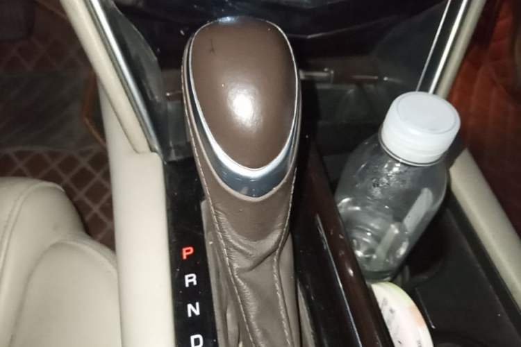 Used Cadillac XTS 2015 28T Comfort Model Gear Lever