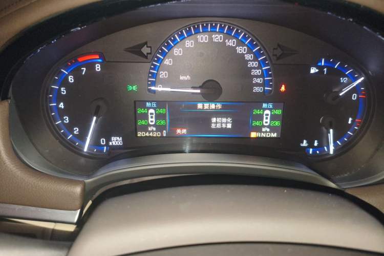 Used Cadillac XTS 2015 28T Comfort Model Odometer Close Up