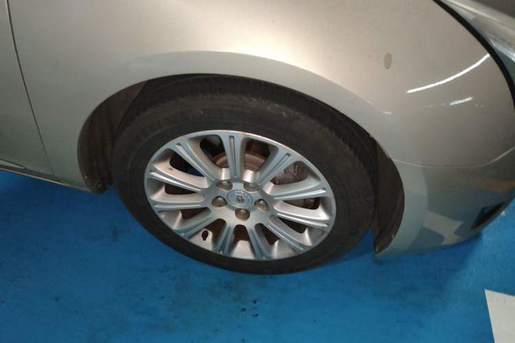 Used Cadillac XTS 2015 28T Comfort Model Right Front Wheel Hub