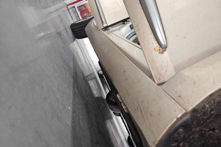 Used Cadillac XTS 2015 28T Comfort Model Right Side Sill