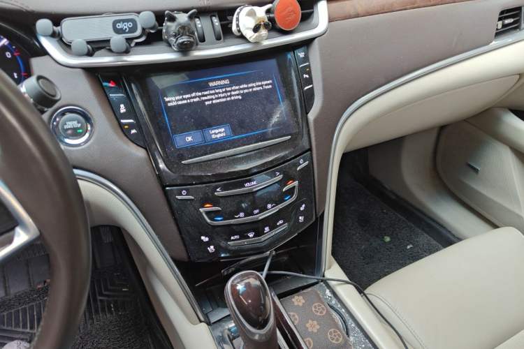 Used Cadillac XTS 2016 28T Luxury Model Audio And AC Panel