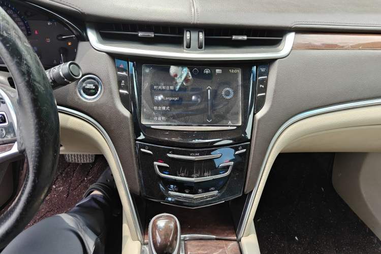 Used Cadillac XTS 2016 28T Elite Edition Audio And AC Panel