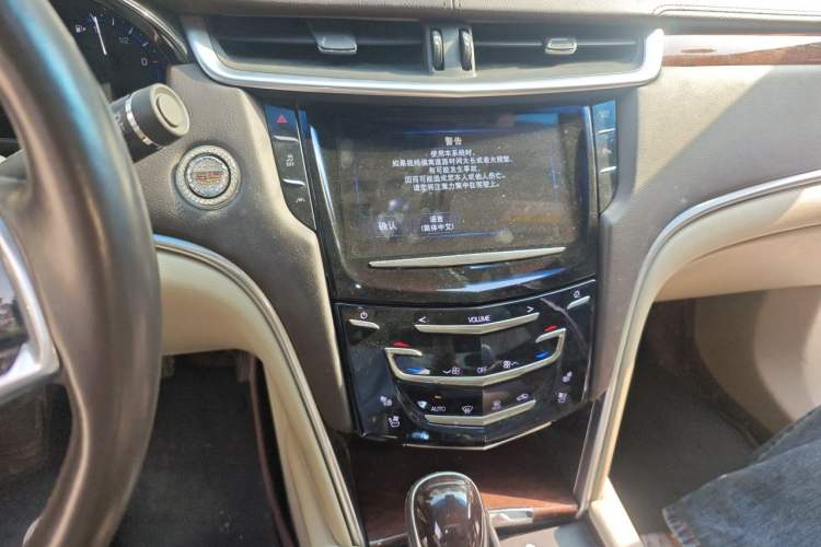Used Cadillac XTS 2016 28T Luxury Model Audio And AC Panel