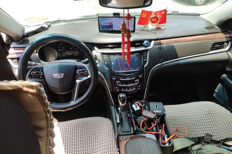 Used Cadillac XTS 2016 28T Luxury Model Center Console