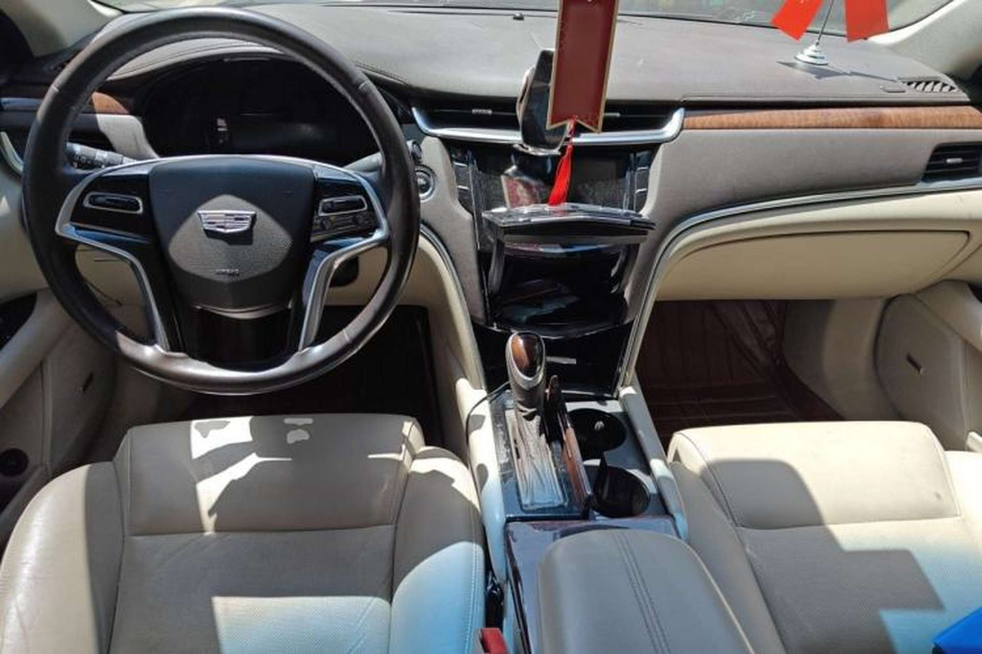 Used Cadillac XTS 2016 28T Luxury Model Center Console