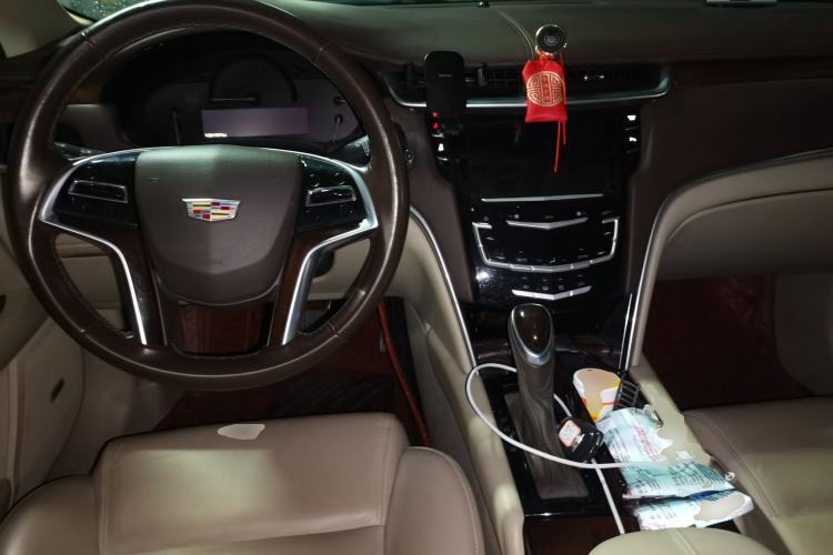 Used Cadillac XTS 2016 28T Elite Edition Center Console