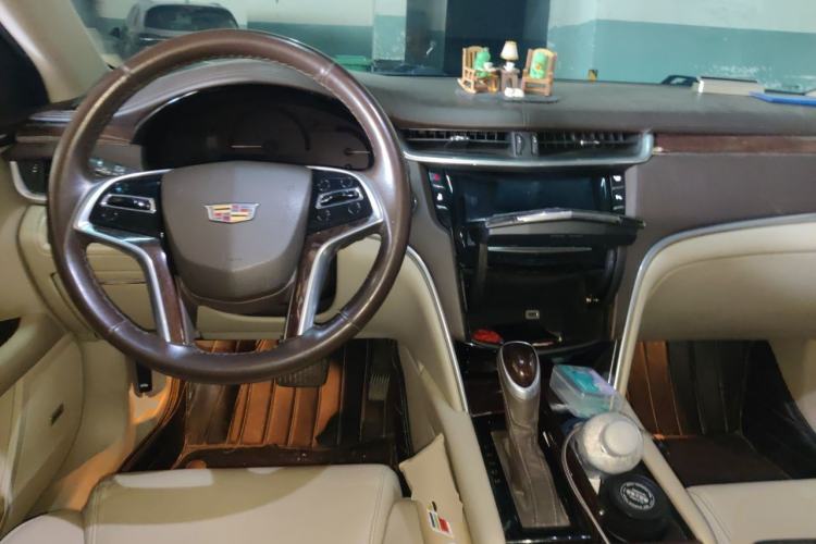 Used Cadillac XTS 2016 28T Elite Edition Center Console