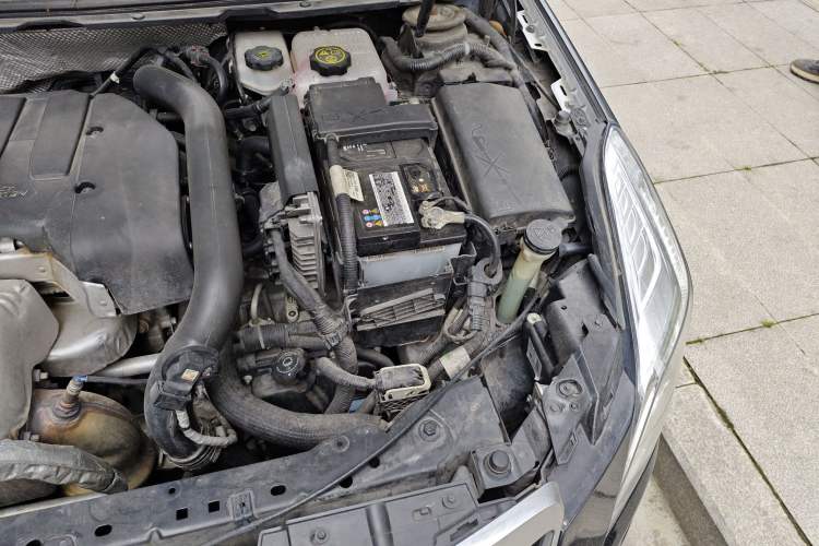 Used Cadillac XTS 2016 28T Tech Edition Engine Bay Left