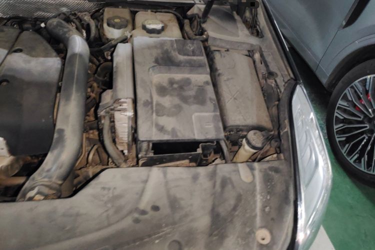Used Cadillac XTS 2016 28T Tech Edition Engine Bay Left