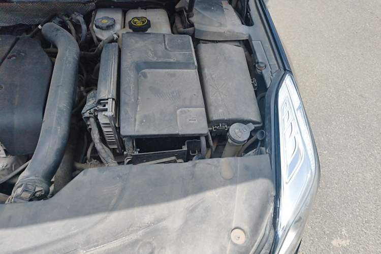 Used Cadillac XTS 2016 28T Tech Edition Engine Bay Left