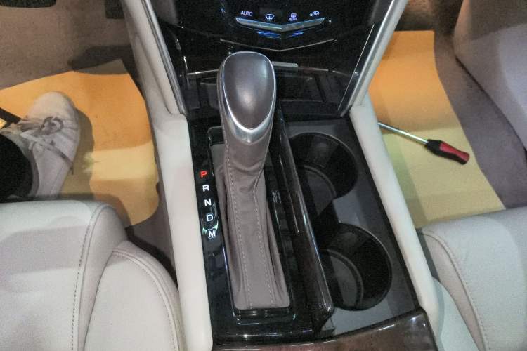 Used Cadillac XTS 2016 28T Tech Edition Gear Lever