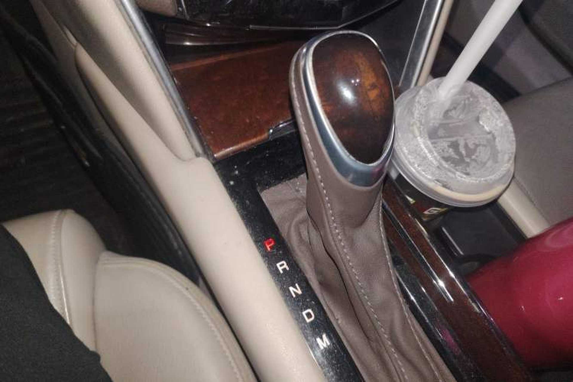 Used Cadillac XTS 2016 28T Elite Edition Gear Lever
