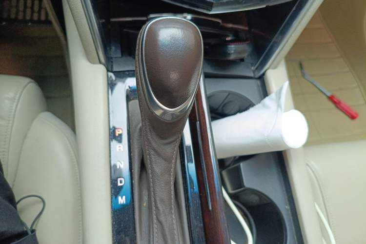 Used Cadillac XTS 2016 28T Tech Edition Gear Lever