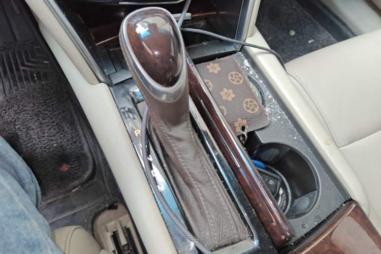 Used Cadillac XTS 2016 28T Luxury Model Gear Lever