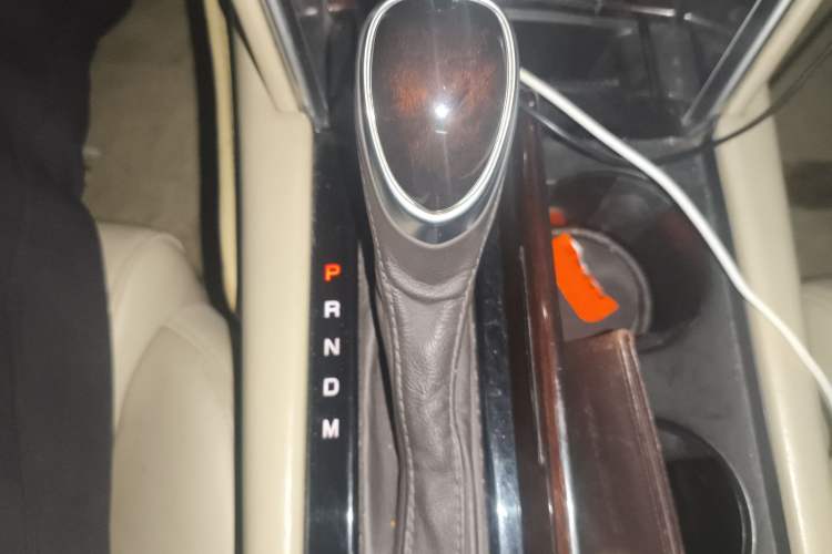 Used Cadillac XTS 2016 28T Elite Edition Gear Lever