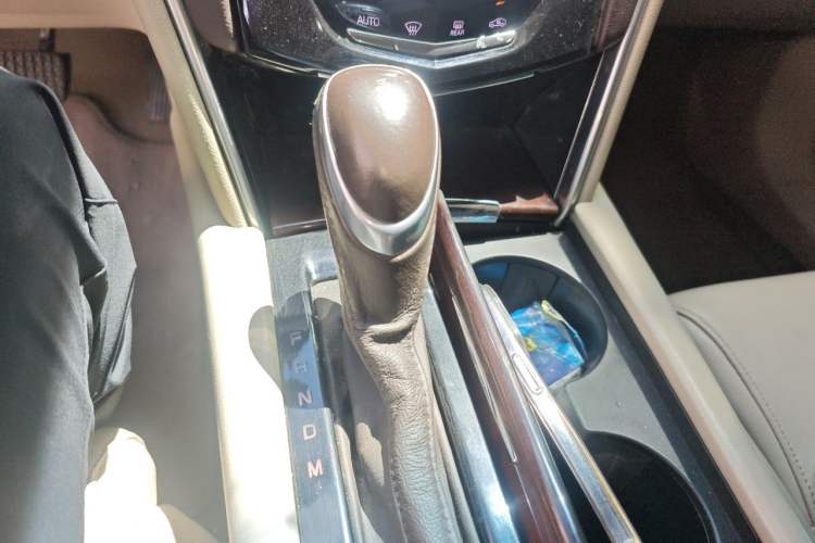 Used Cadillac XTS 2016 28T Tech Edition Gear Lever