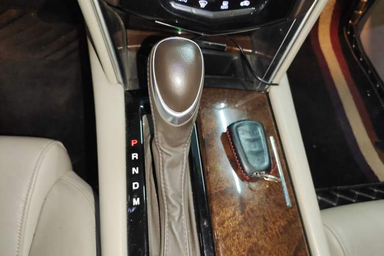Used Cadillac XTS 2016 28T Tech Edition Gear Lever