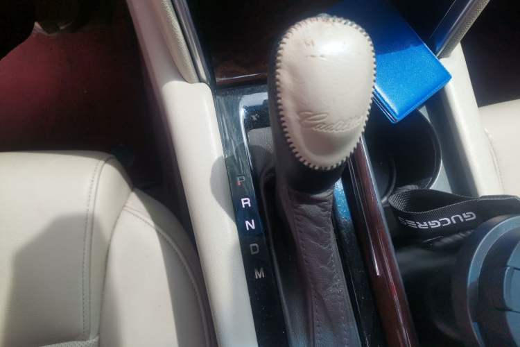 Used Cadillac XTS 2016 28T Elite Edition Gear Lever