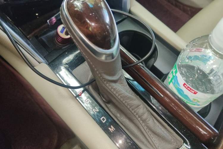 Used Cadillac XTS 2016 28T Luxury Model Gear Lever