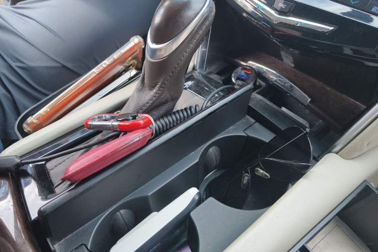 Used Cadillac XTS 2016 28T Elite Edition Gear Lever
