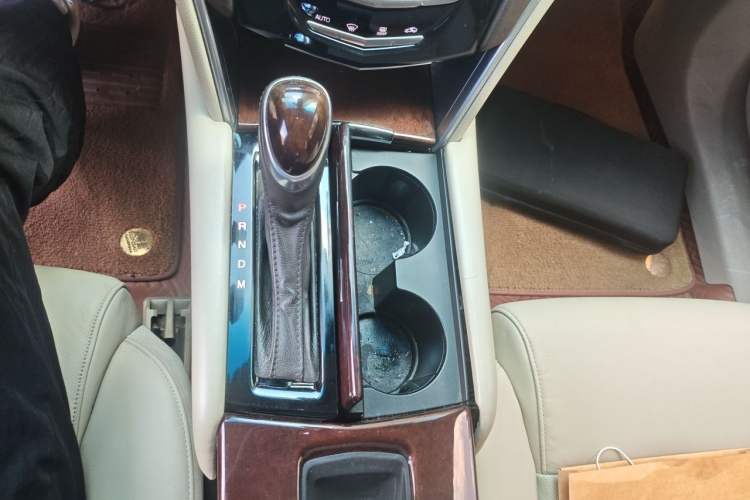 Used Cadillac XTS 2016 28T Elite Edition Gear Lever