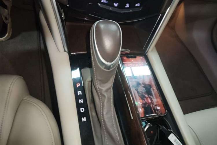 Used Cadillac XTS 2016 28T Tech Edition Gear Lever