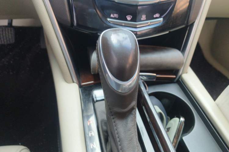 Used Cadillac XTS 2016 28T Tech Edition Gear Lever