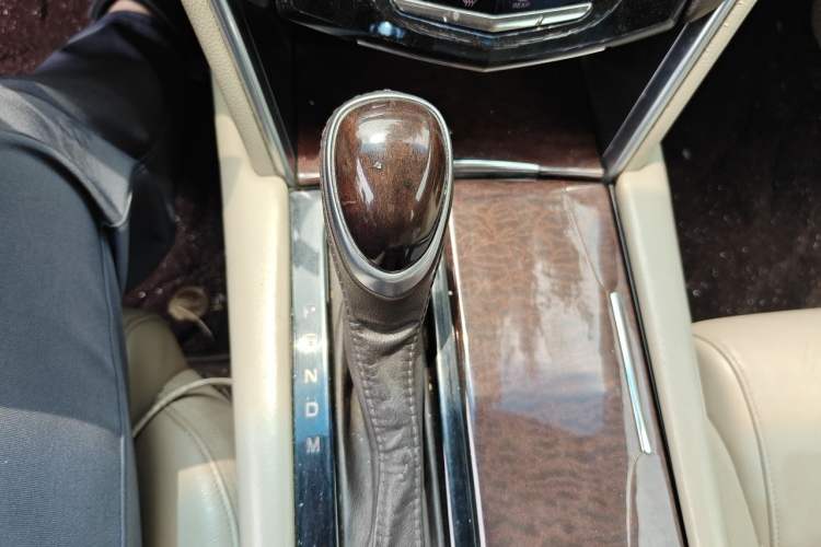 Used Cadillac XTS 2016 28T Elite Edition Gear Lever