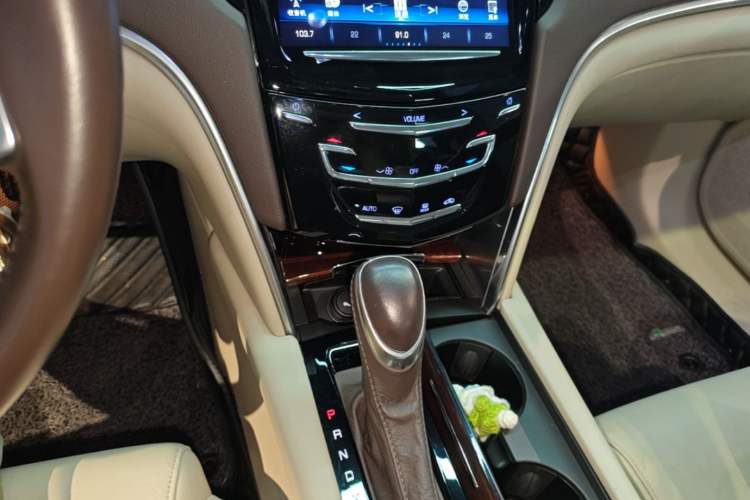 Used Cadillac XTS 2016 28T Tech Edition Gear Lever