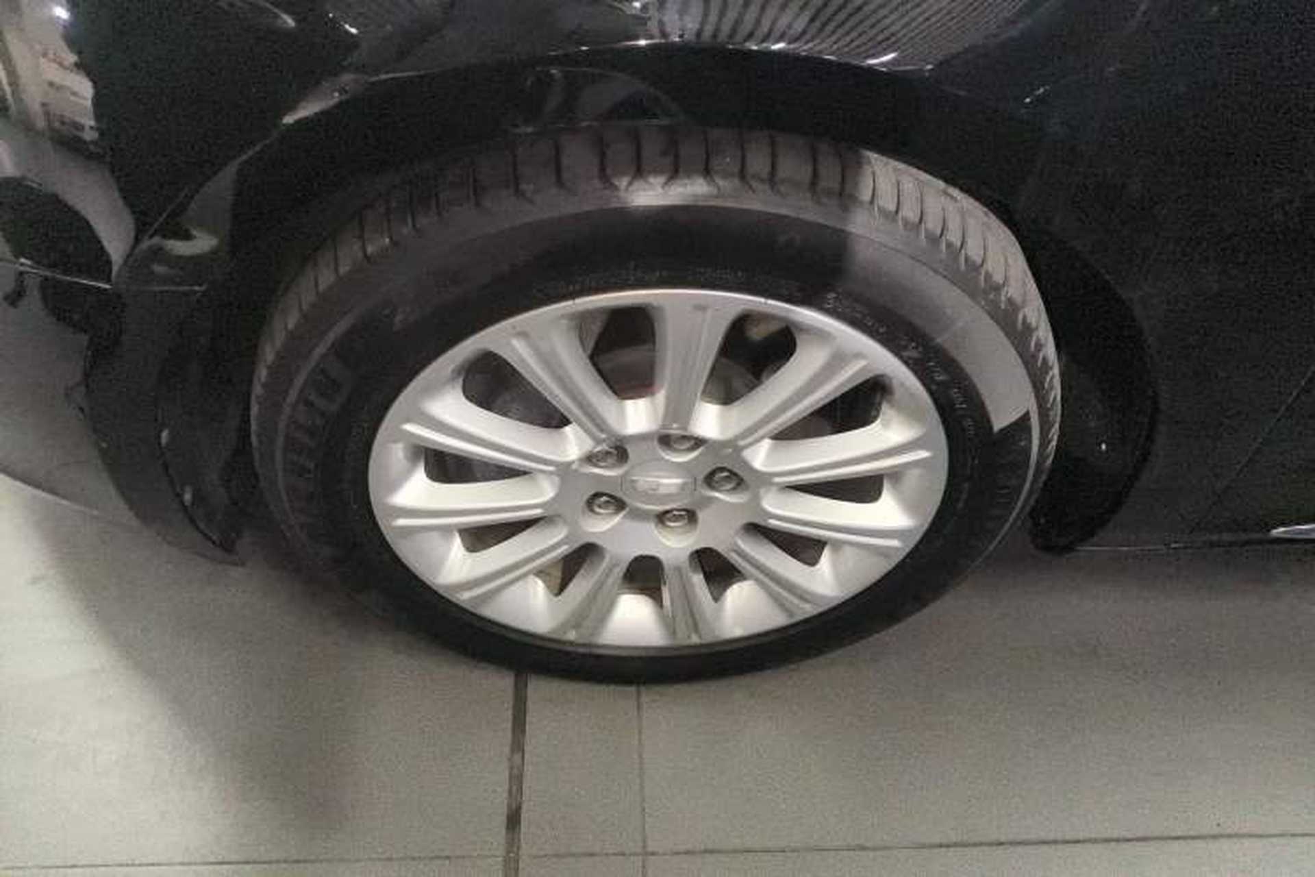 Used Cadillac XTS 2016 28T Tech Edition Left Front Wheel Hub