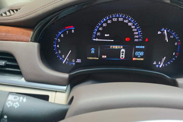 Used Cadillac XTS 2016 28T Elite Edition Odometer Close Up