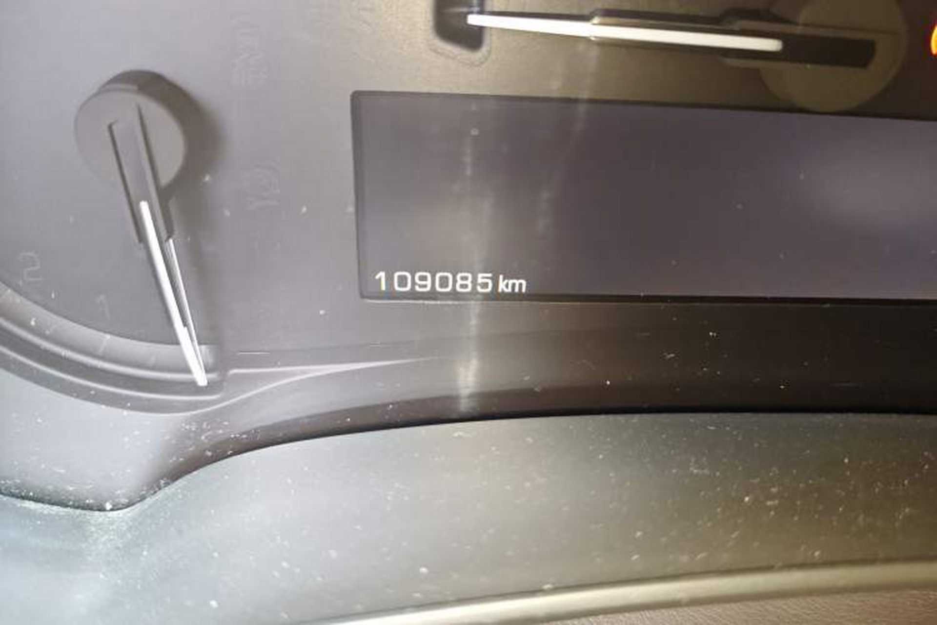 Used Cadillac XTS 2016 28T Tech Edition Odometer Close Up