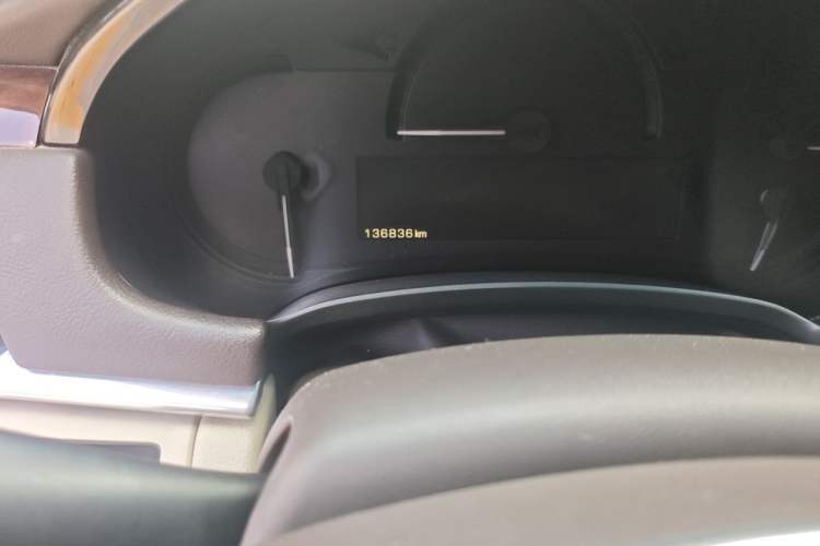Used Cadillac XTS 2016 28T Elite Edition Odometer Close Up