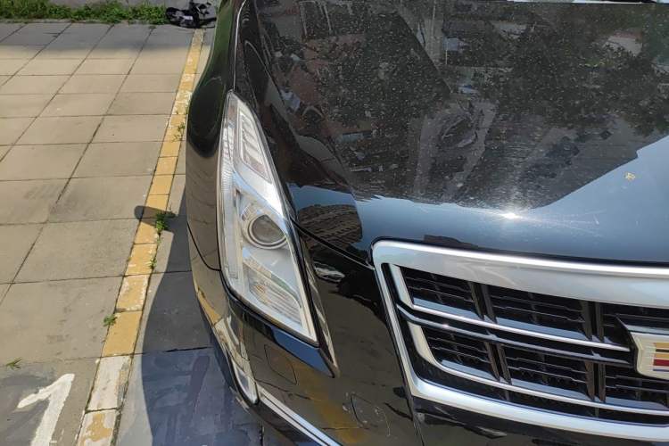 Used Cadillac XTS 2016 28T Luxury Model Right Front Headlight
