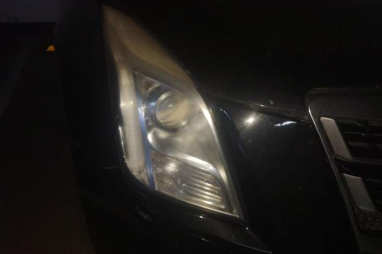 Used Cadillac XTS 2016 28T Tech Edition Right Front Headlight