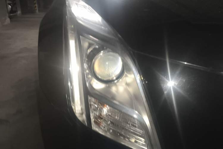 Used Cadillac XTS 2016 28T Elite Edition Right Front Headlight