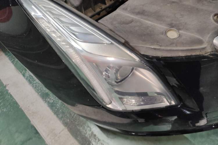 Used Cadillac XTS 2016 28T Tech Edition Right Front Headlight