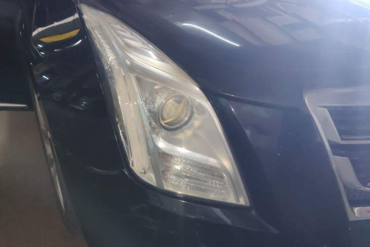 Used Cadillac XTS 2016 28T Elite Edition Right Front Headlight