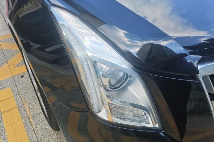 Used Cadillac XTS 2016 28T Elite Edition Right Front Headlight